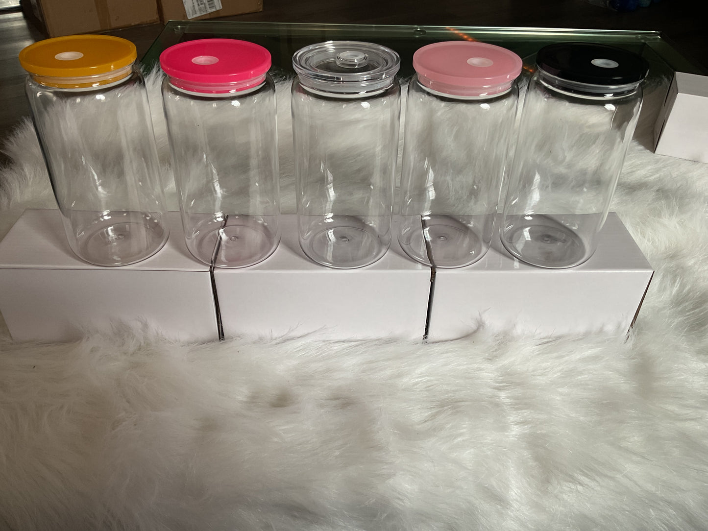 Clear plastic 16oz cup with colored lids